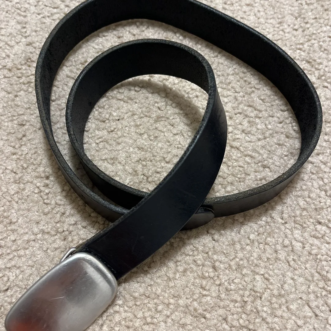 Black leather belt Medium photo 1