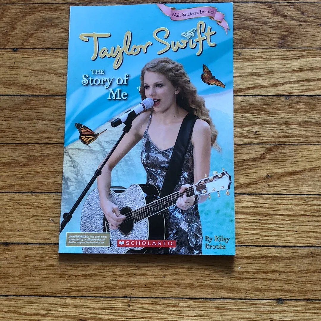 Taylor Swift Book photo 1