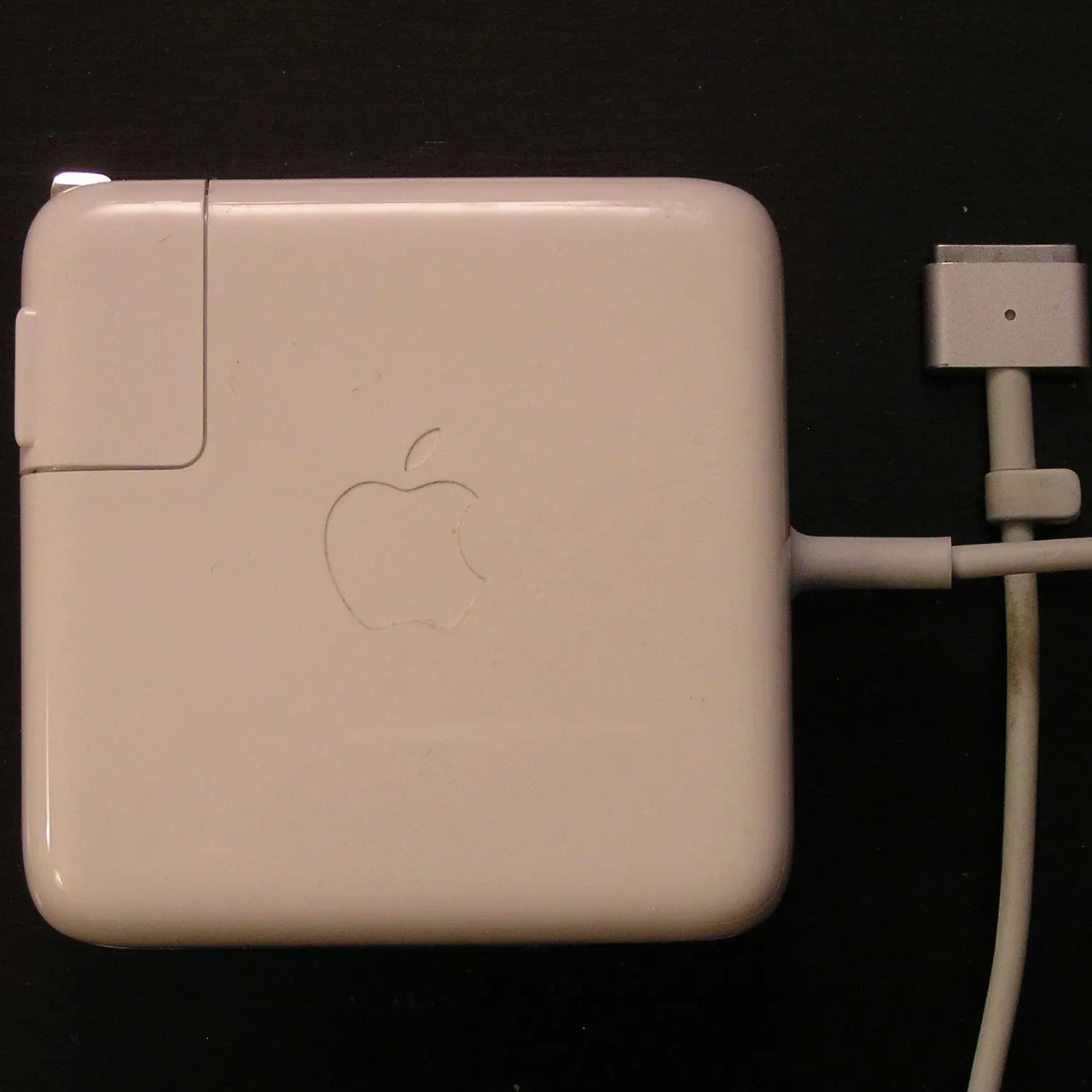 Apple MagSafe 2 Power Adapters photo 1