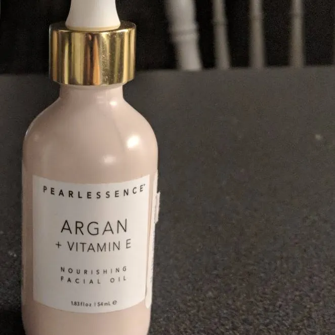 Argan + Vitamin E Serum photo 1
