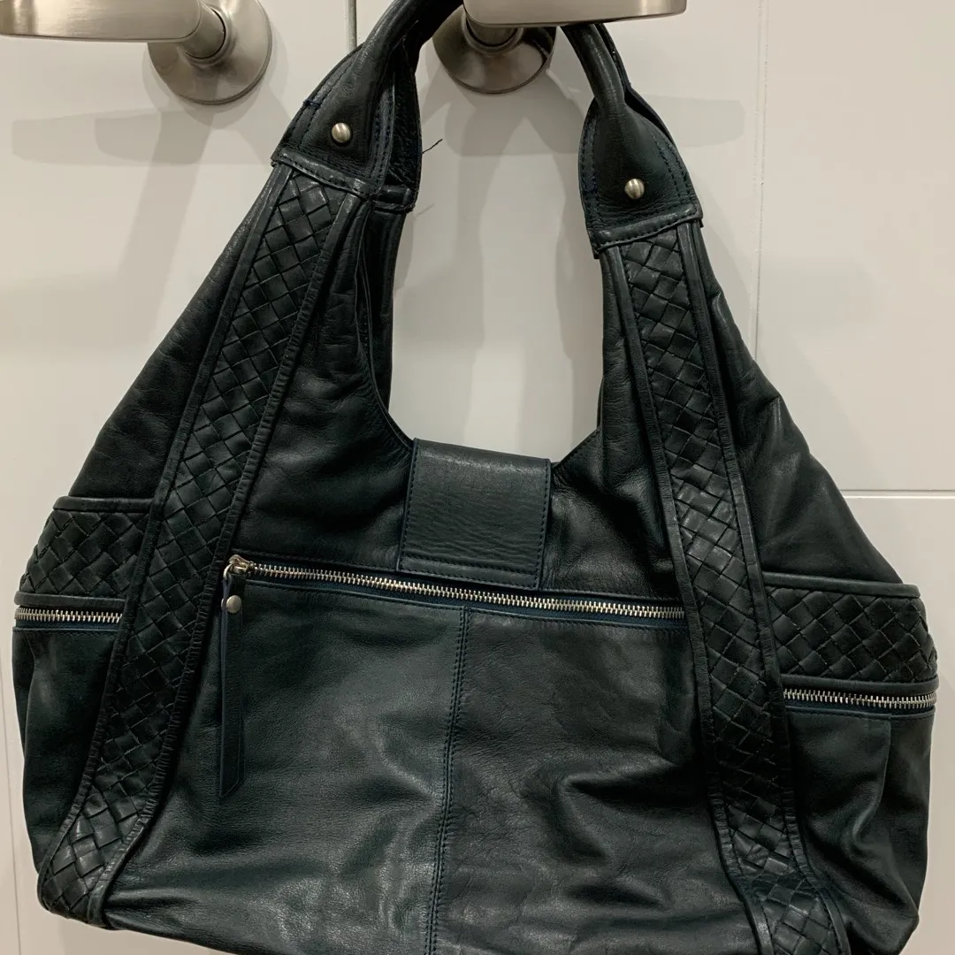 Genuine Fine Leather Handbag photo 3