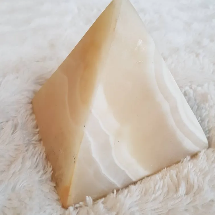 WHITE AGATE PYRAMID STRAIGHT FROM EGYPT photo 1