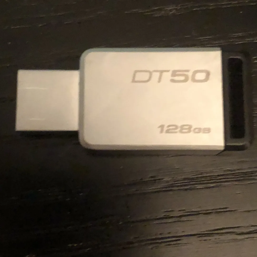 128GB USB Key photo 1