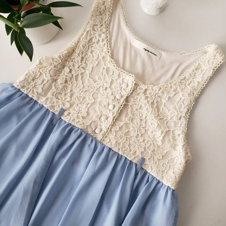 MYSTY - Flowy Lace Dress (Size XS/S/M) photo 1
