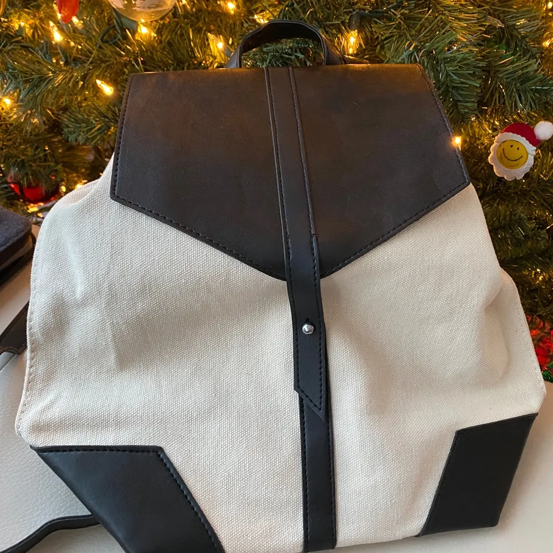 🎁 Giftable - Deux Lux Demi Backpack photo 1