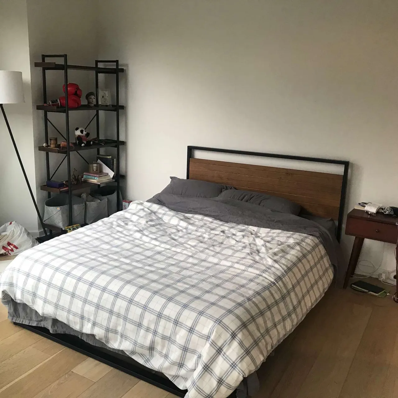 Looking for roommate for Aug 1 2-bedroom condo at King and DVP photo 8