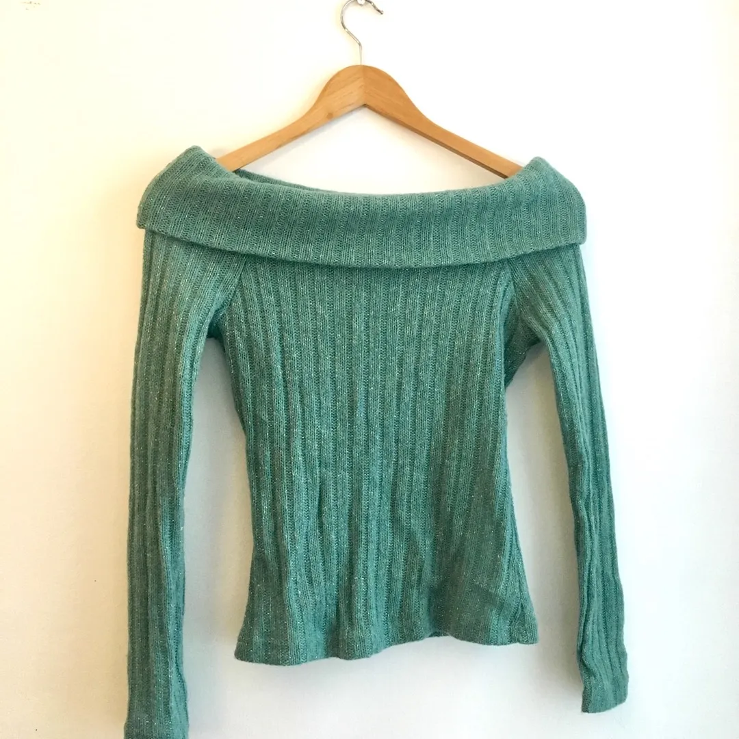 Green Sweater With Gold Threads photo 1
