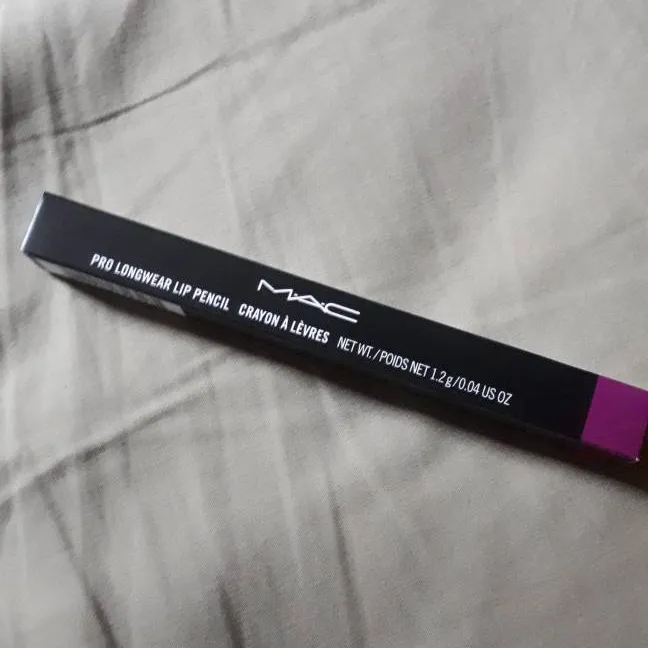 Mac Pro Longwear Lip Pencil In Fashion Boost photo 1