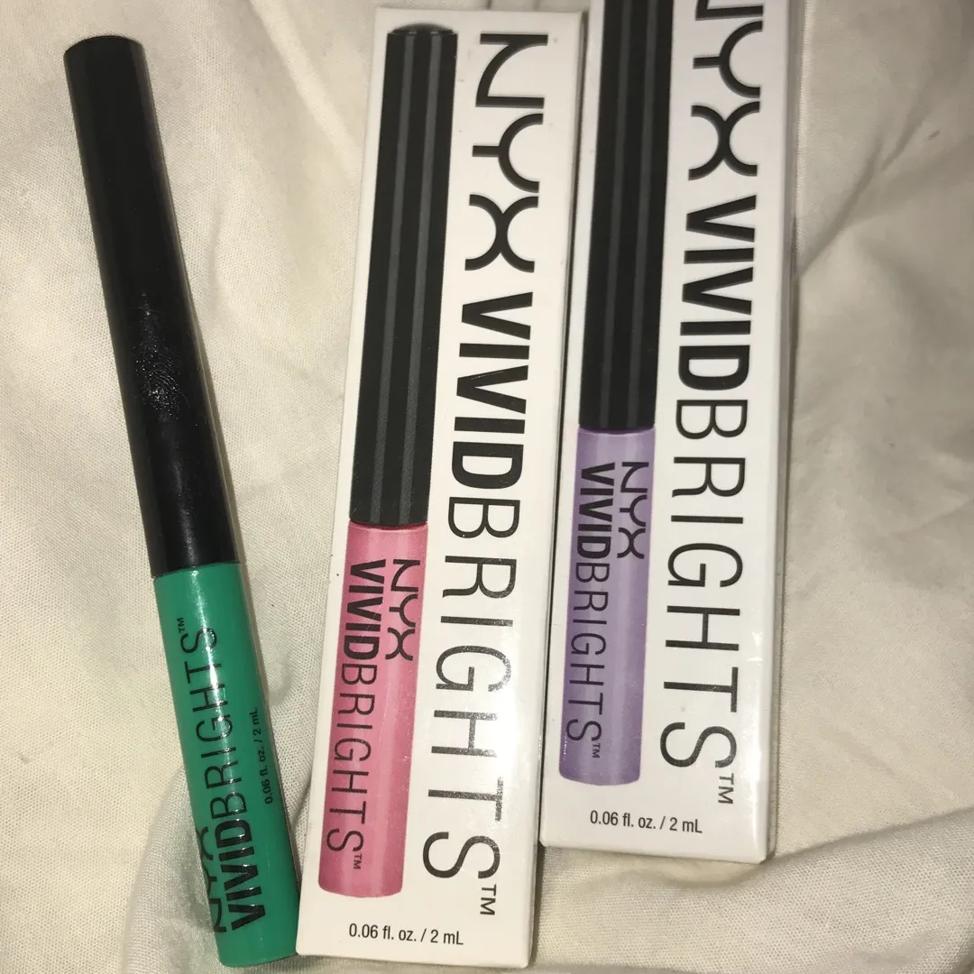 brand new nyx liners coloured photo 1