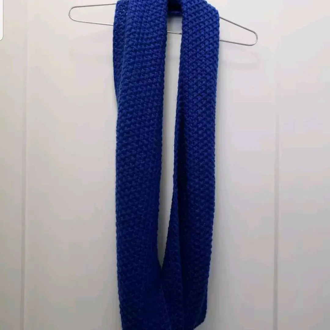 EUC Knit Scarves photo 4