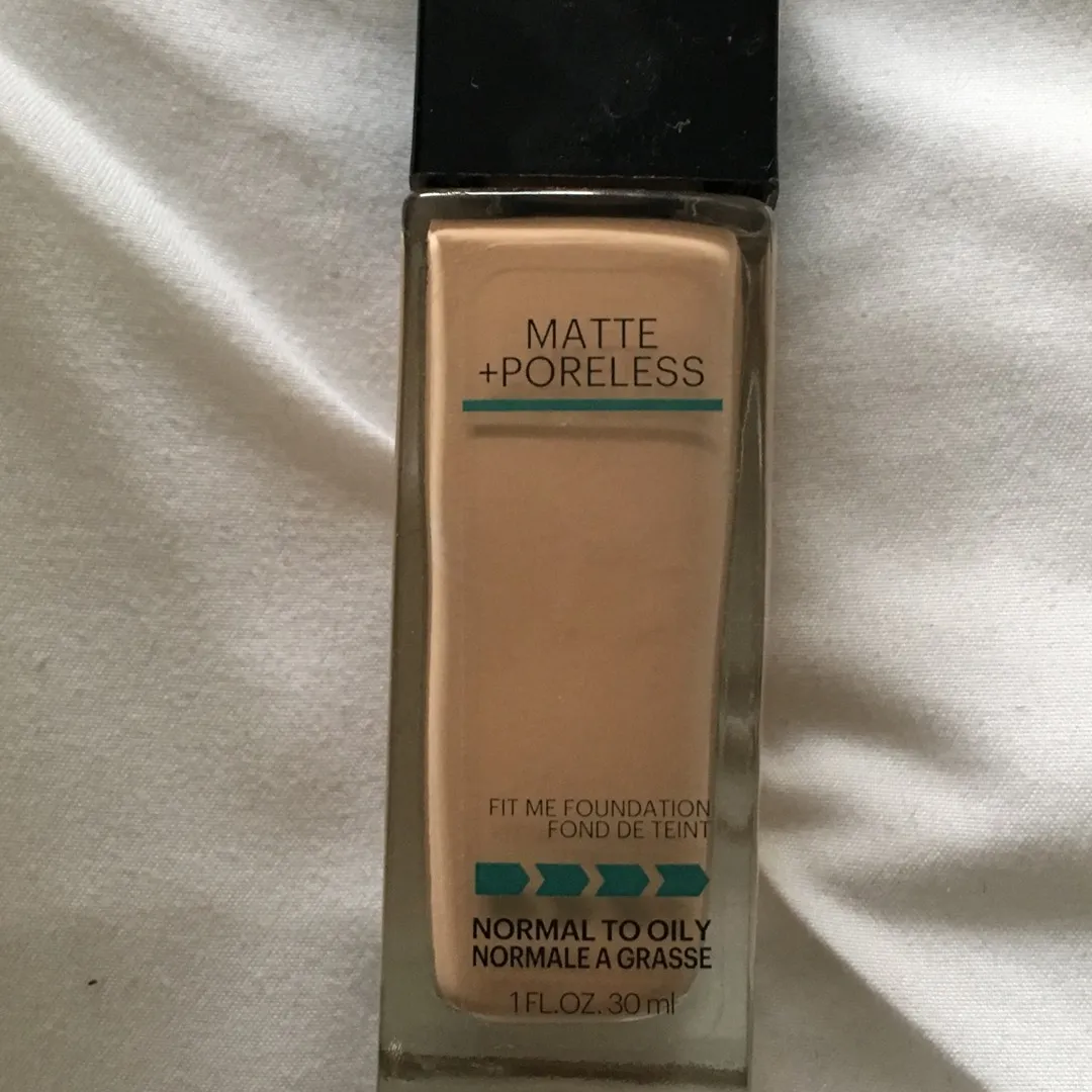 Maybelline Fit Me Foundation photo 1
