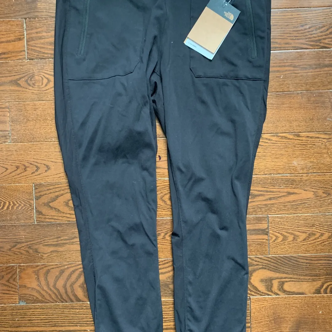 Brand New North Face Leggings Size Large photo 1
