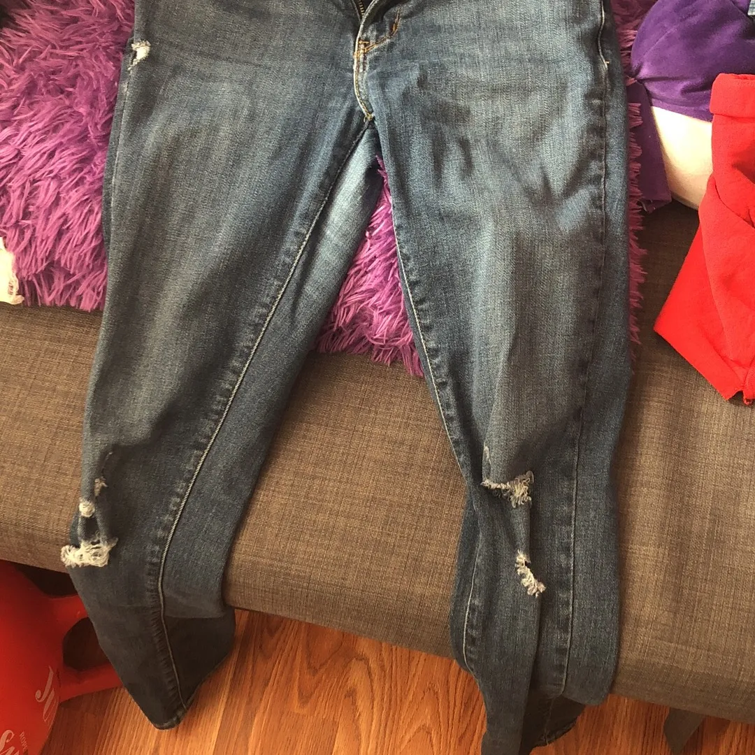 Levi’s 711 Skinny Jeans Size 28 photo 1
