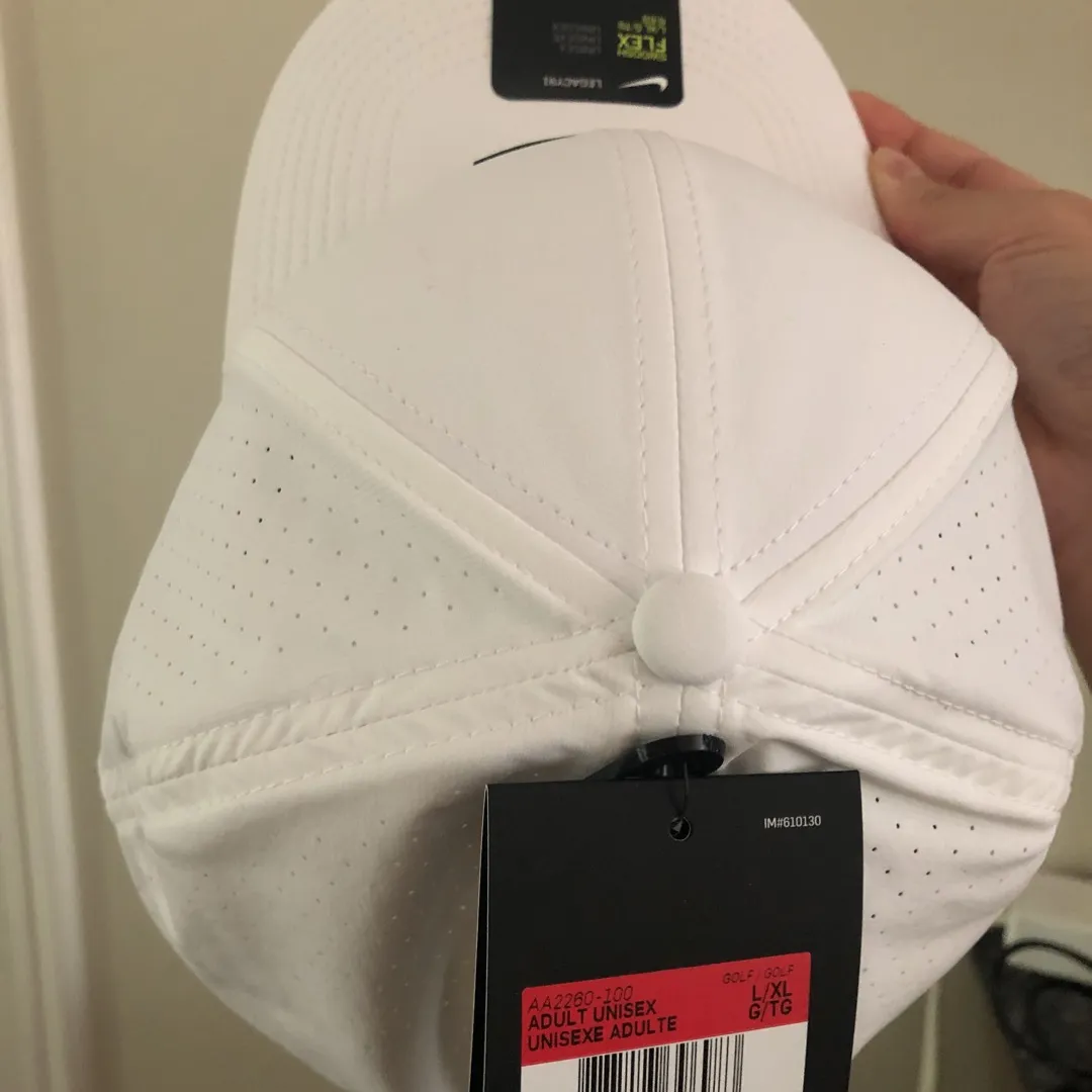 Nike White Hat photo 3