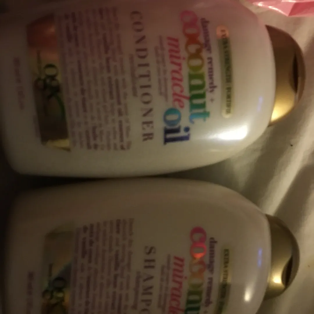 Brand New.  Coconut Miracle Oil photo 1