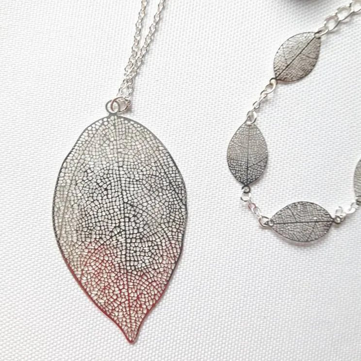 🦄 Minimalist Silvertone Leaf Necklace Set BNIB photo 3