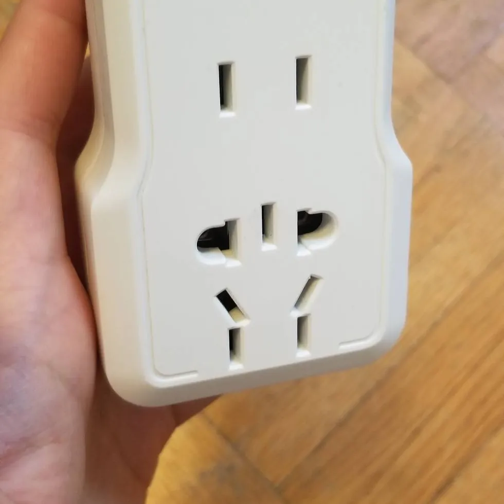 Wall outlet adaptor (China-Canada) photo 3