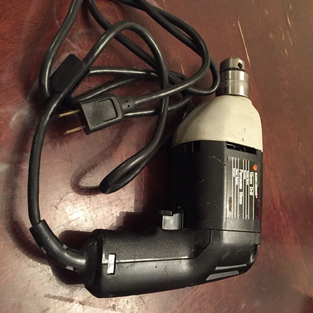 Free Electronic Drill - missing chuck key photo 1