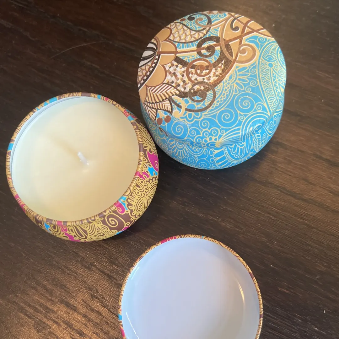 2x Brand New Soy Candles photo 1