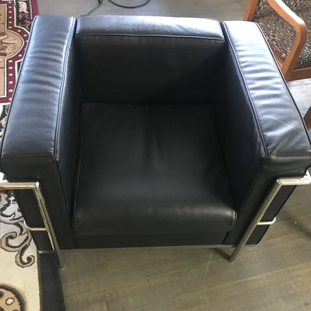 Black Comfy Chair photo 1