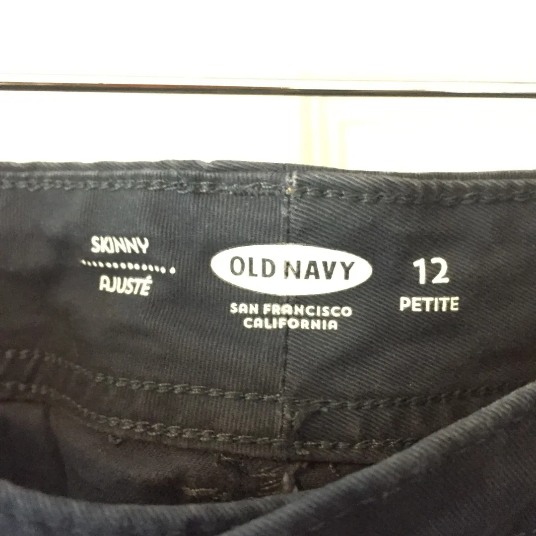 Old Navy Petite Khakis In Navy Blue photo 4