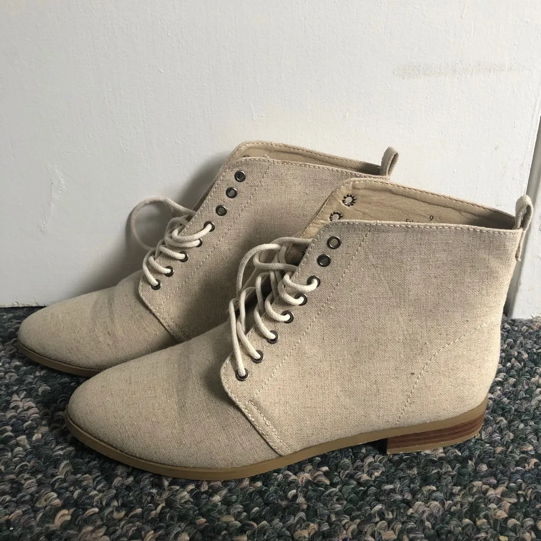BN Urban Outfitters Booties Size 9 photo 1