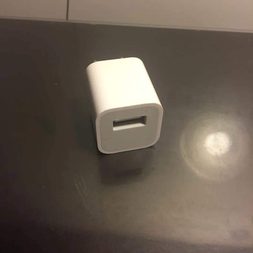 Apple iPhone Charging Cube photo 3