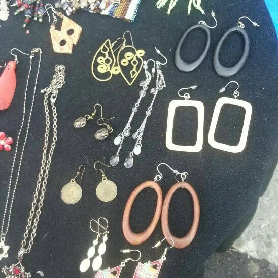 New Earrings & Bracelet For BTZ Or Barter From Sidewalk Sale ... photo 9