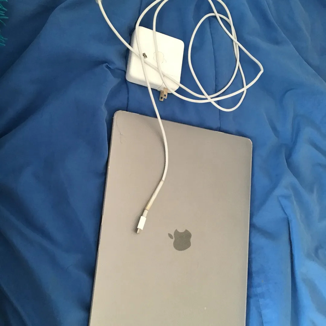 MacBook Pro 15-inch 2017 photo 1