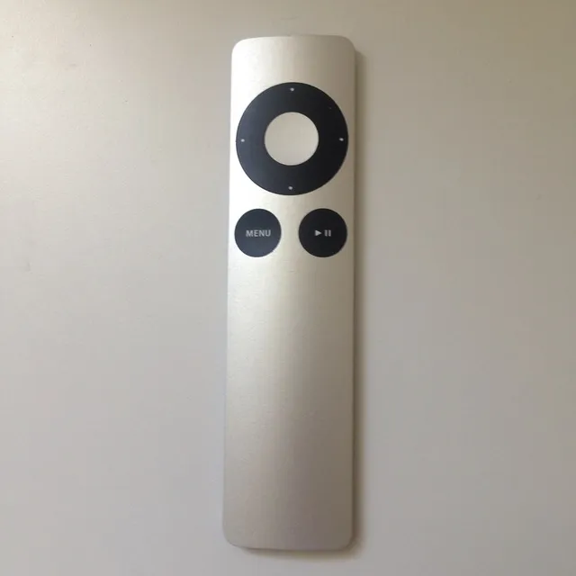 Apple Remote photo 1