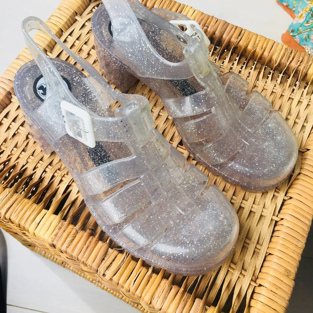 Size 7 Jelly Shoes photo 1