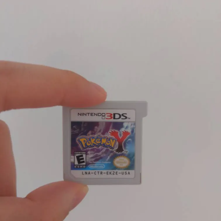 Pokemon Y 3DS game photo 1