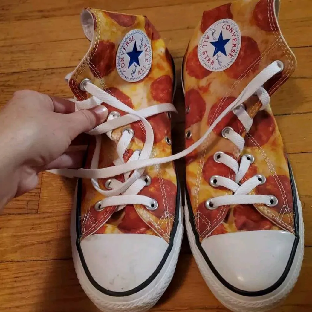 Converse pizza shoes photo 1
