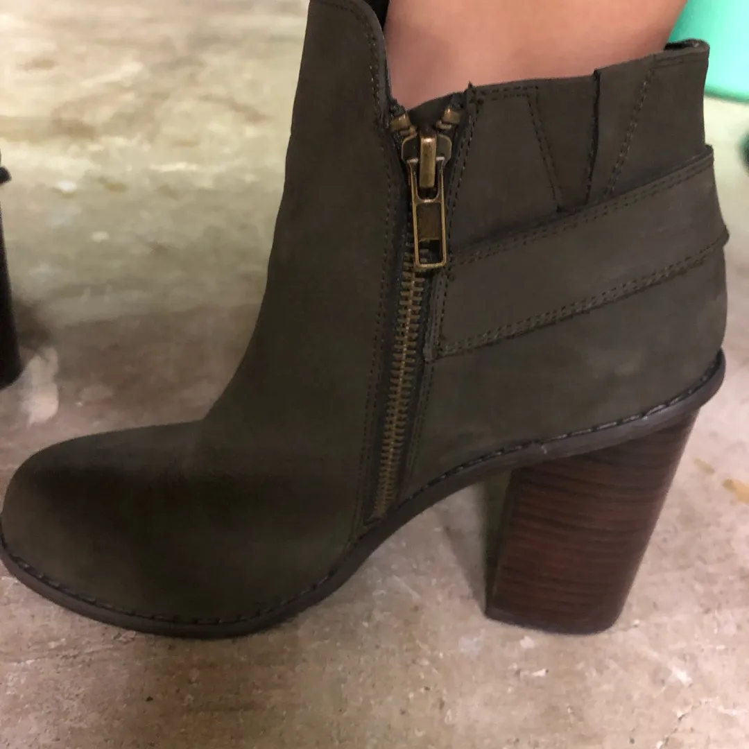 Fall Ankle Boots photo 3