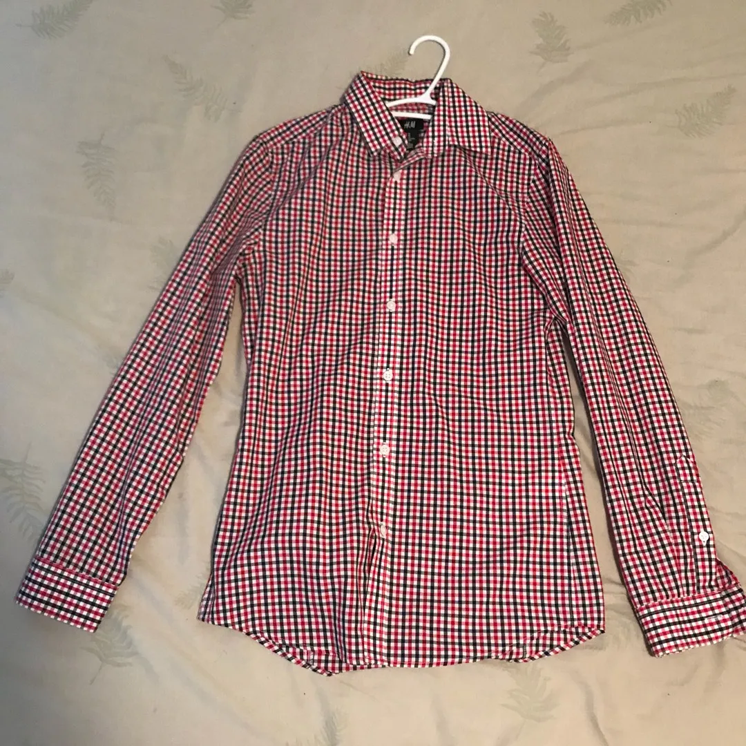 $15 - H&M Dress Shirt photo 1