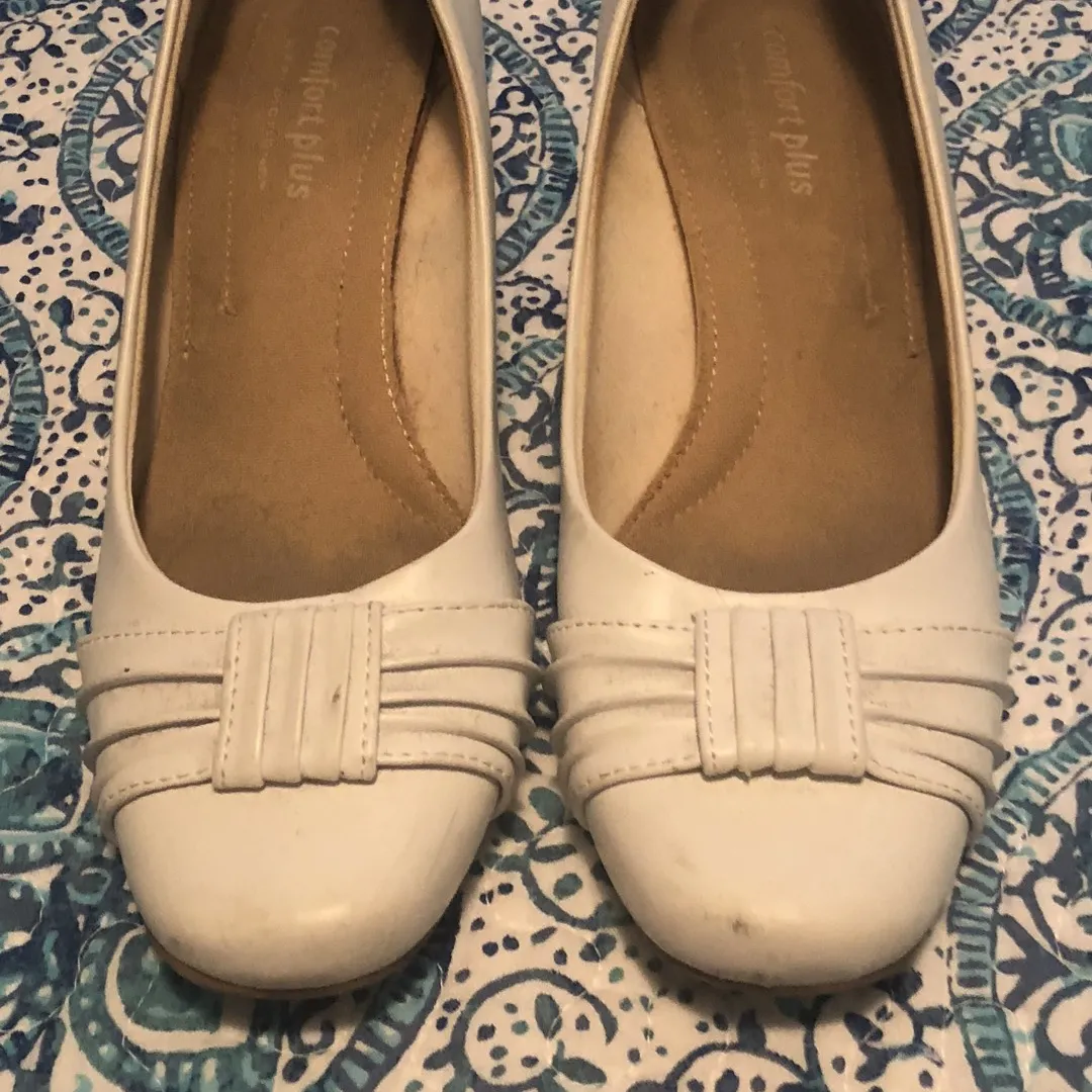 White Heels Size 6. photo 1