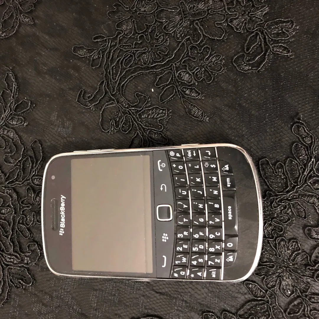 Blackberry - Needs to be unlocked photo 1