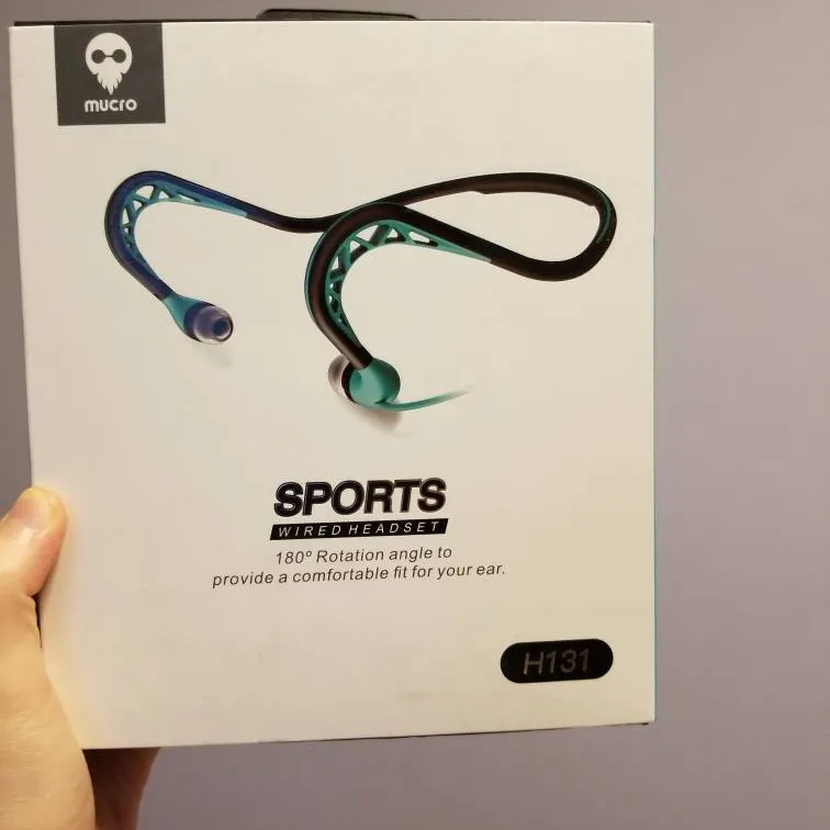 Sports wired headset earphones photo 1