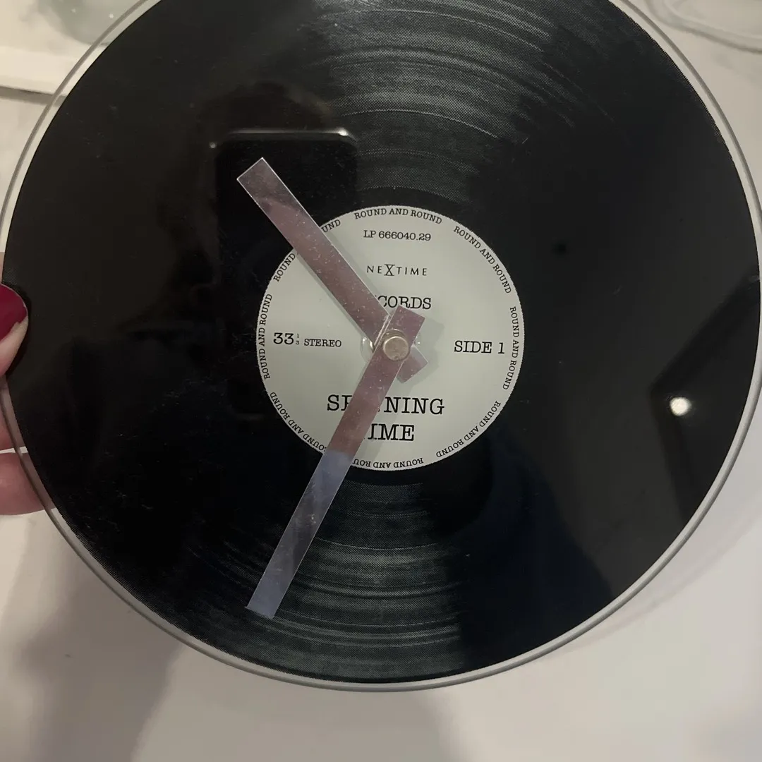 Album 8” Round Clock Made From Glass photo 1