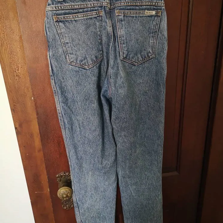 Size 28 Mom Jeans photo 1