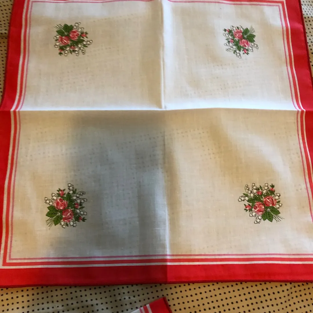 Vintage Table Linens Red x4 photo 4