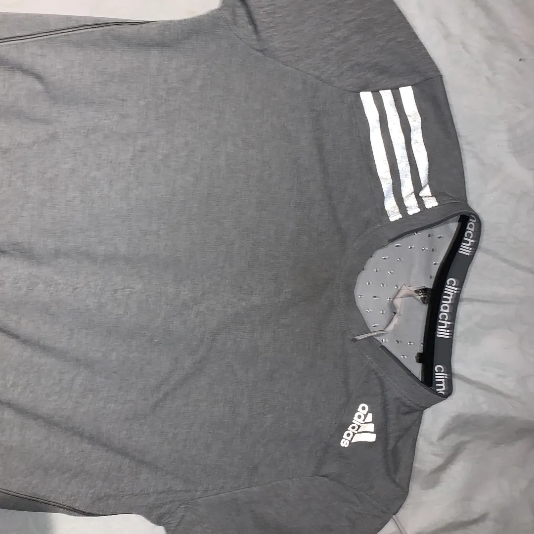 Climachill Adidas Top photo 3