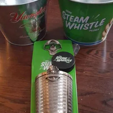 Beer Fan's Lot (Steam Whistle) photo 1