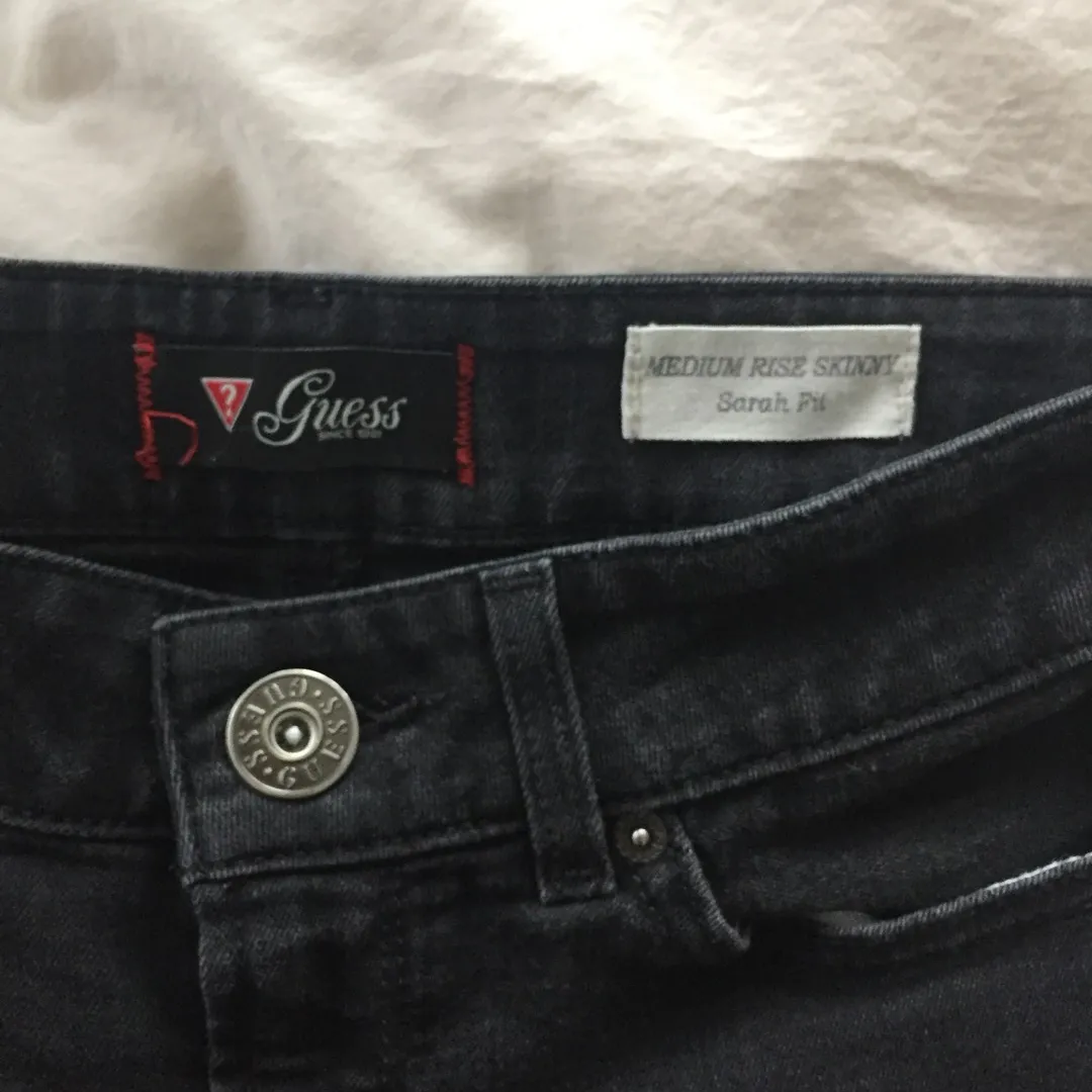 Guess Size 28 Black Skinny Jeans photo 3