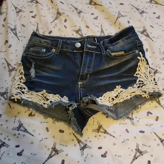 Cute Shorts From Sirens photo 1