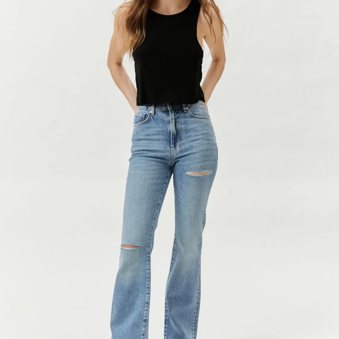 BNWT BDG High-Waisted Comfort Stretch Flare Jean size 30 photo 3