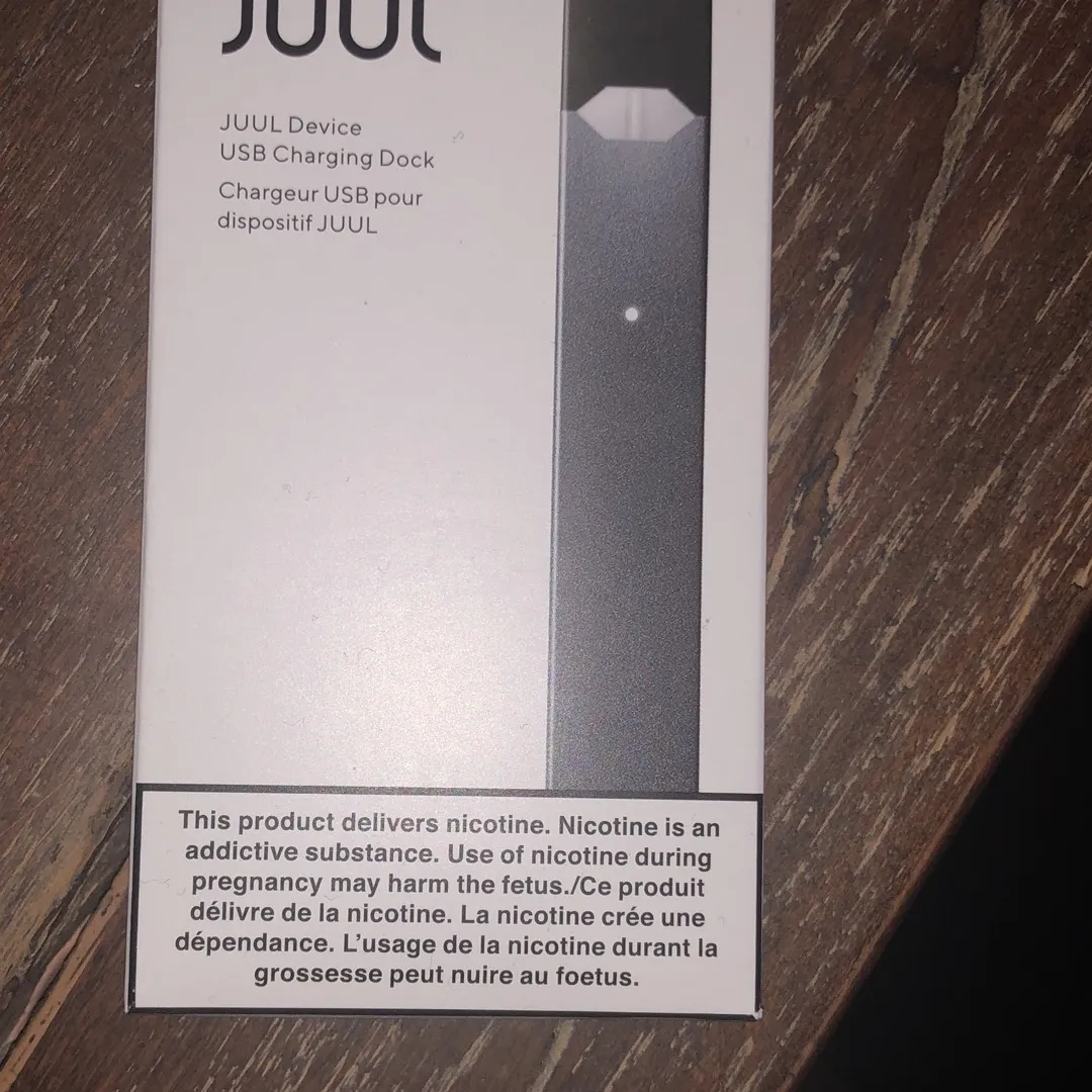 JUUL device and charger BNIB photo 1
