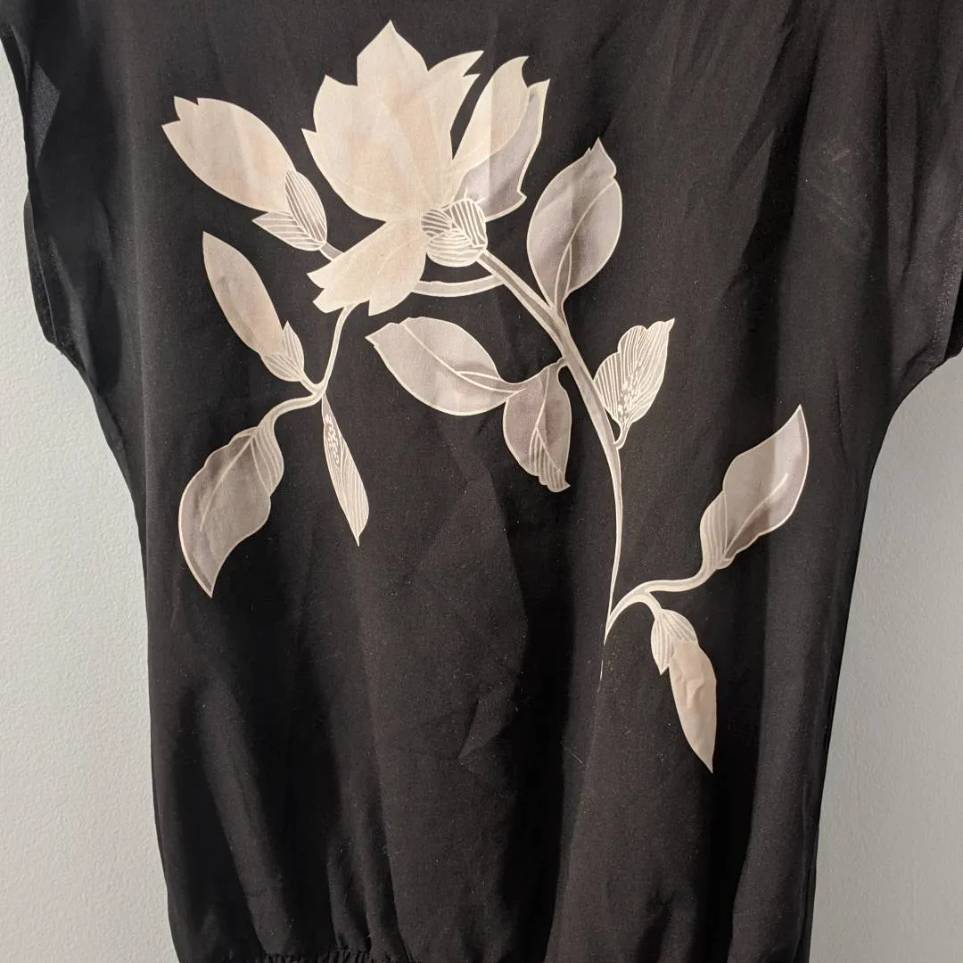 Black Shirt With Flower photo 1