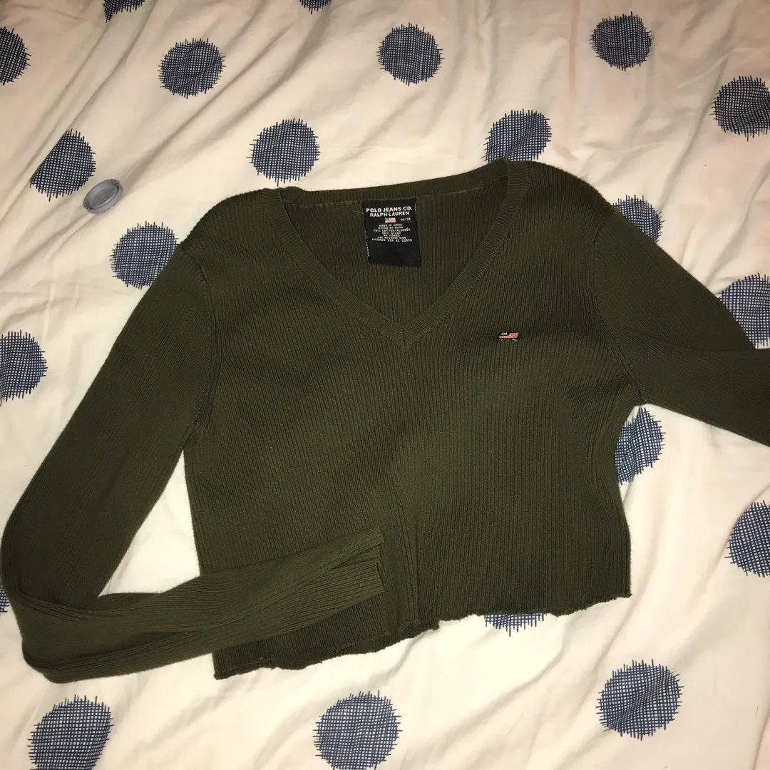 olive green cropped sweater photo 1