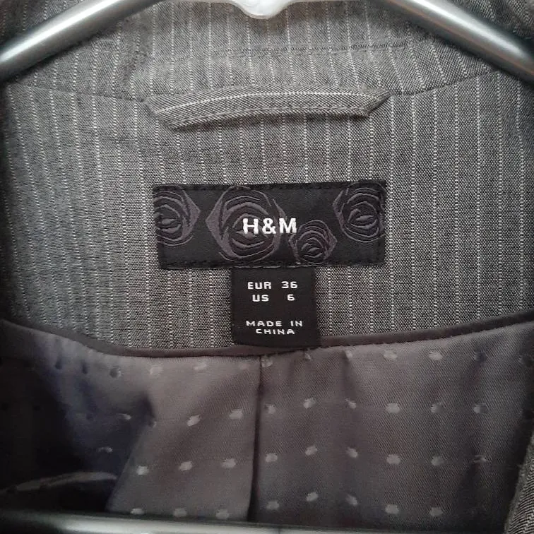H&M Grey Blazer With White Stripes photo 3